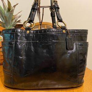 Vintage Coach Black Patent LEATHER handbag tote.